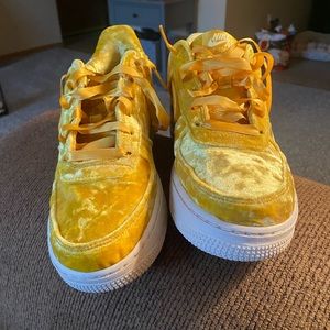 Nike Air Force 1. Youth 6.5